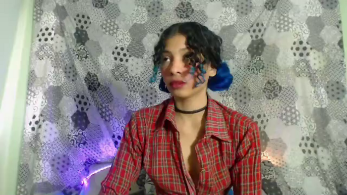 petite-ariana