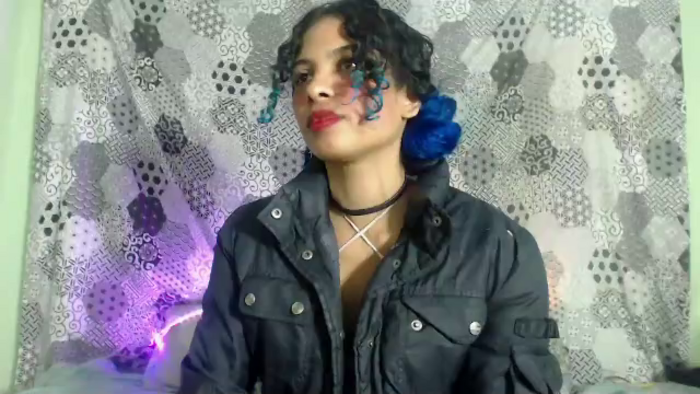 petite-ariana