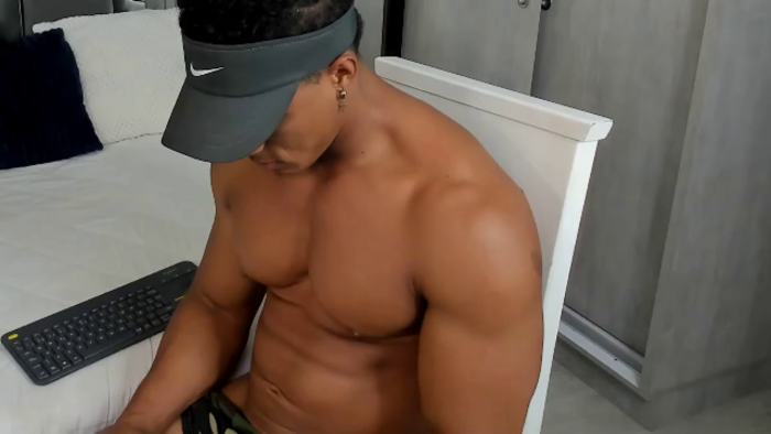 mat-strong
