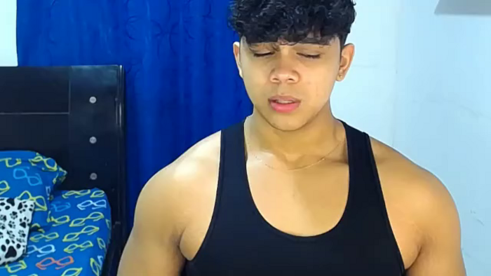 noah-prada