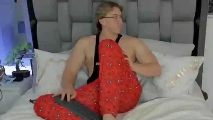 2024/12/14/flirt4free-kent-rushel-08-24-04