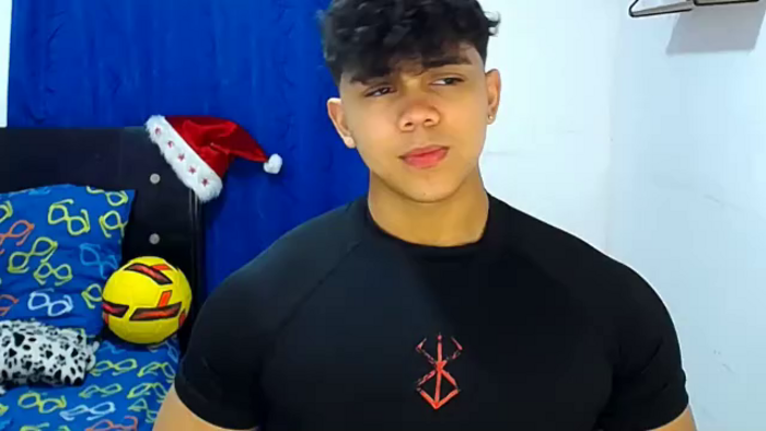 noah-prada
