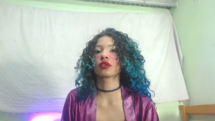 petite-ariana