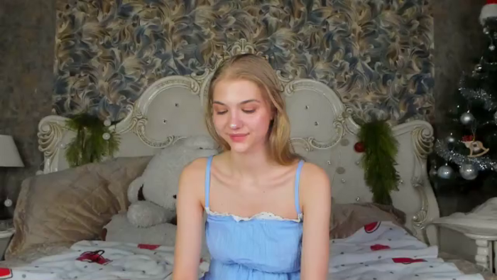chloe-lins