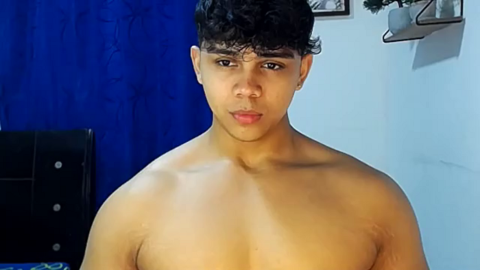 noah-prada