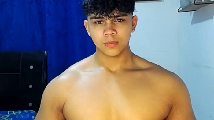 noah-prada
