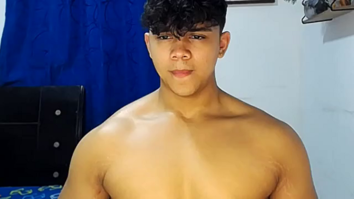 noah-prada