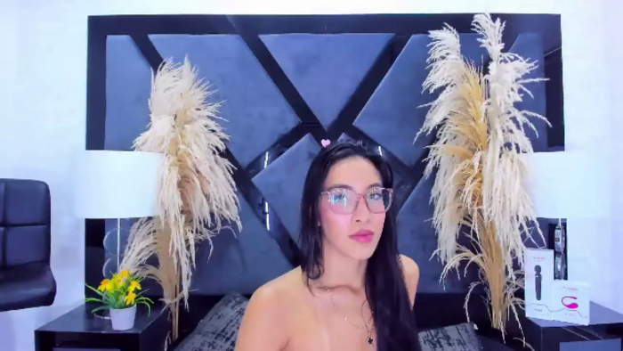 kylie-whitee