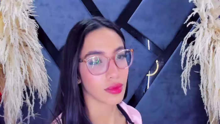 kylie-whitee