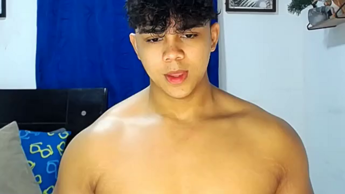 noah-prada
