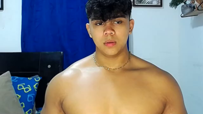 noah-prada