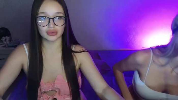 megan-and-vanessa