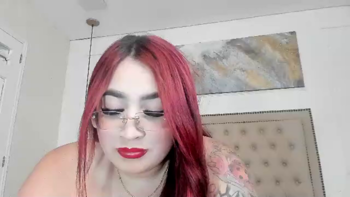 nikiita-red
