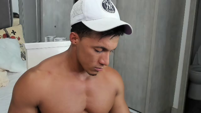 mat-strong