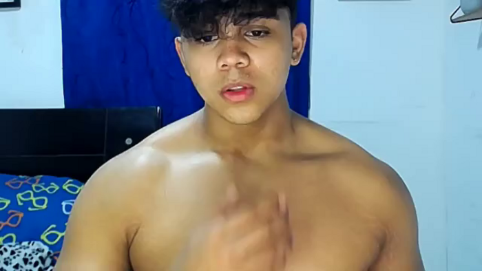 noah-prada