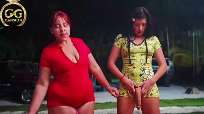 mansion-girls