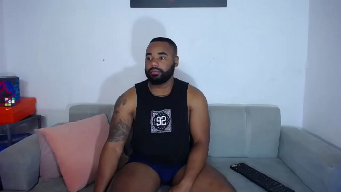 mack-holister