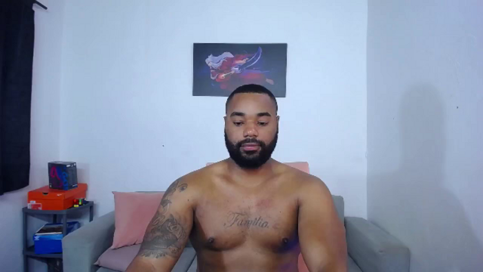 mack-holister