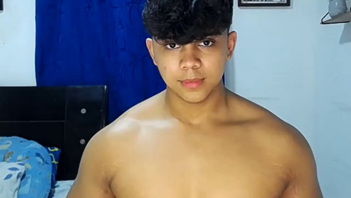 noah-prada