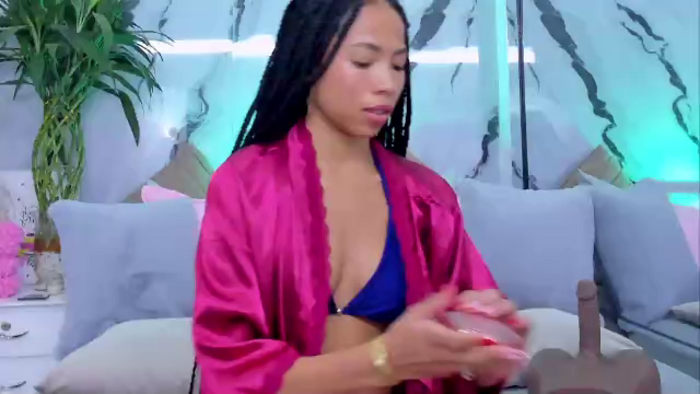 victoria-lois