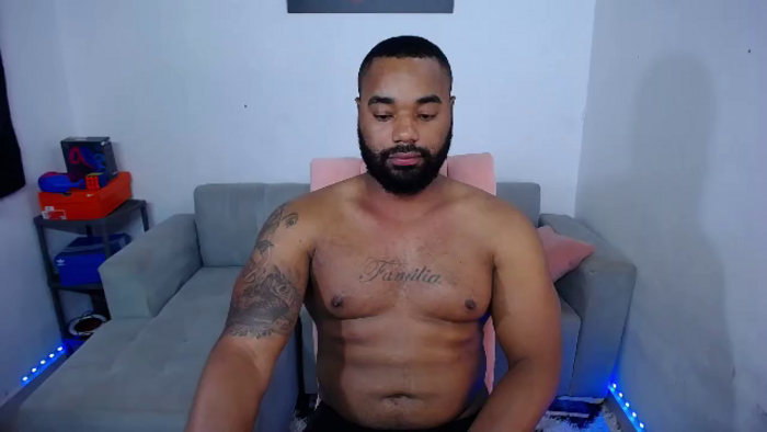 mack-holister