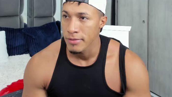 mat-strong