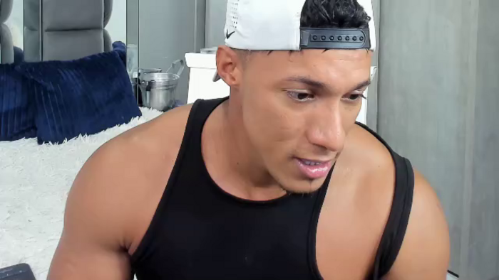 mat-strong