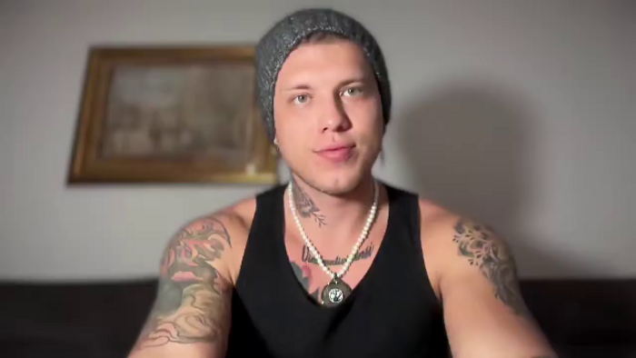 richie-grey