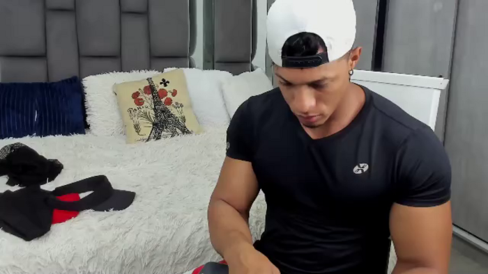 mat-strong