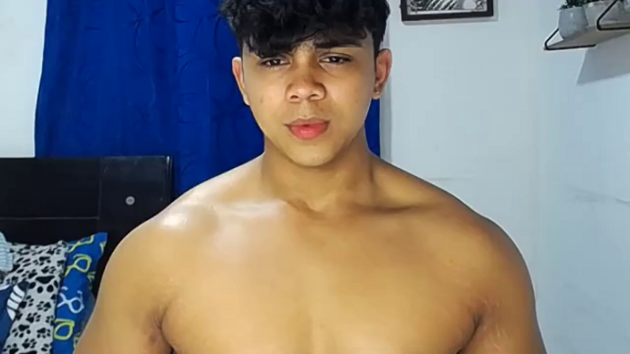 noah-prada