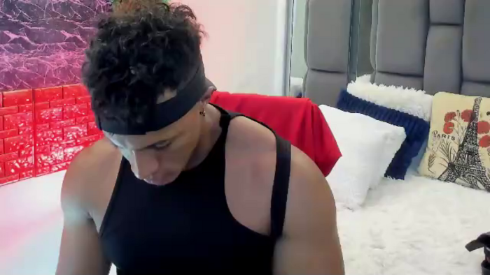 mat-strong