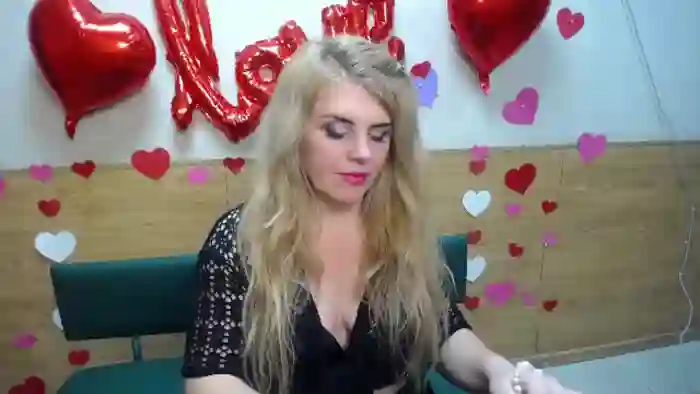 2025/03/03/flirt4free-julya-barbi-22-55-44