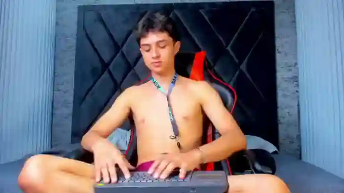 2025/03/03/flirt4free-ethan-lowell-00-06-08