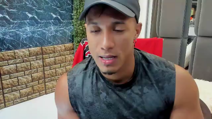 mat-strong
