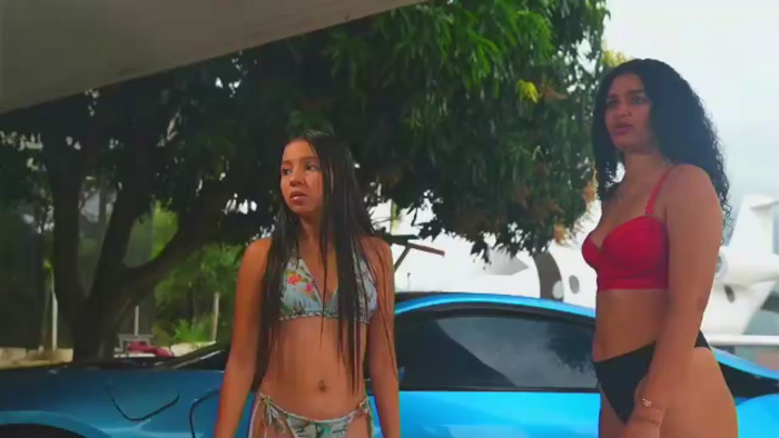 mansion-girls