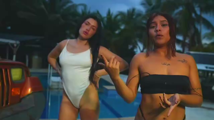 mansion-girls