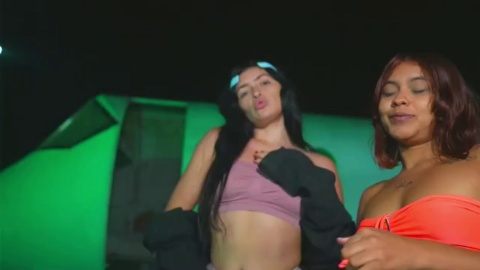 mansion-girls
