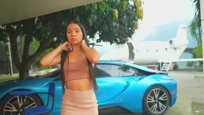 mansion-girls