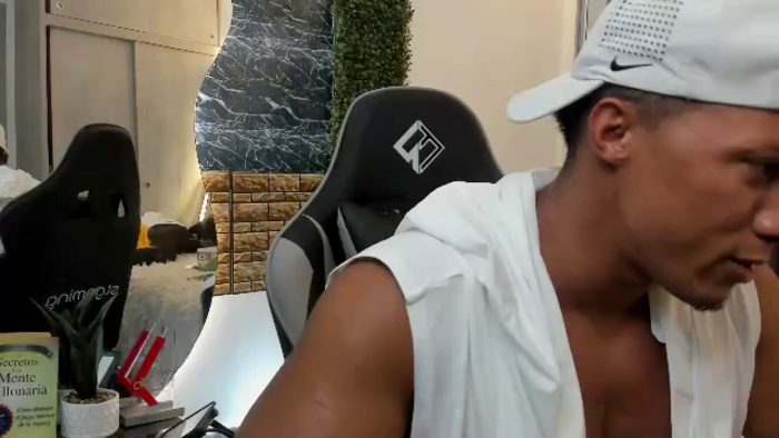 mat-strong