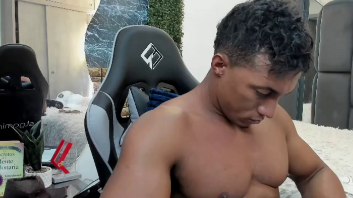 mat-strong