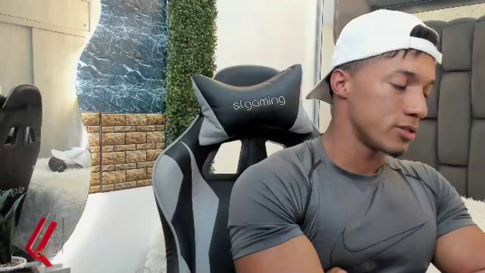 mat-strong