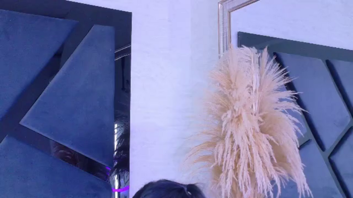 kylie-whitee