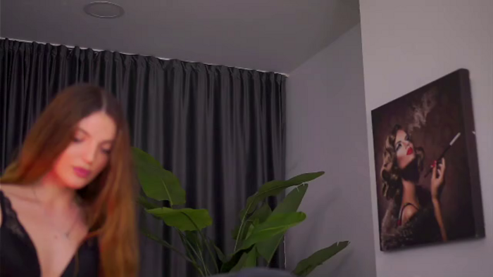 lara-grey