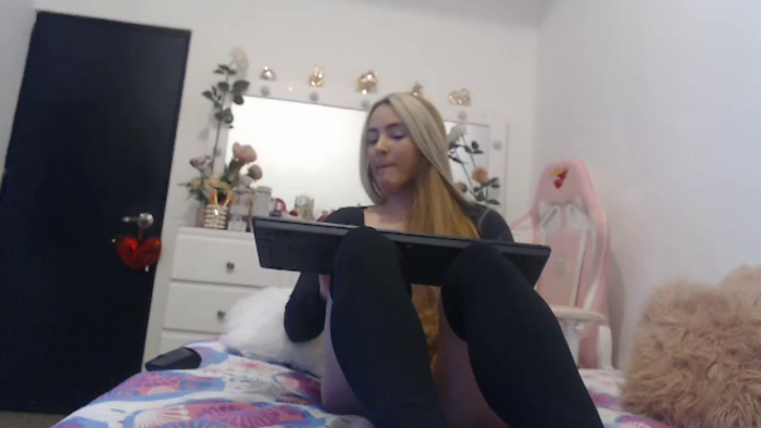 nicole-angeles