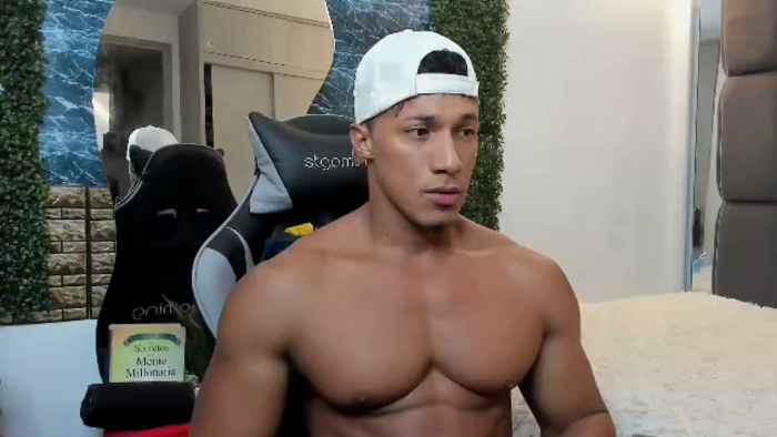mat-strong