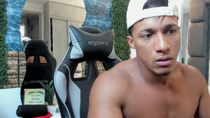 mat-strong