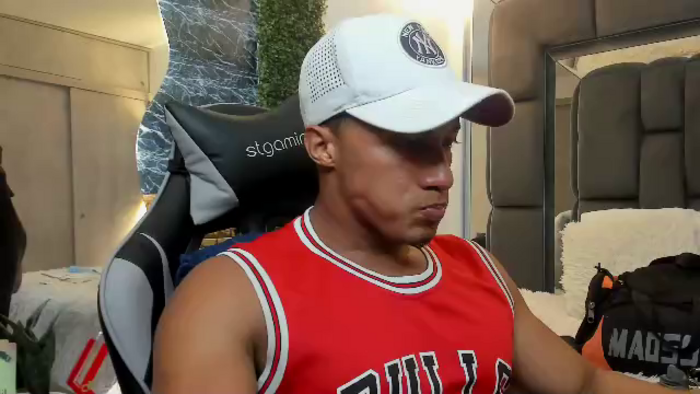 mat-strong