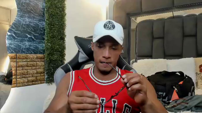 mat-strong