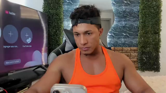 mat-strong