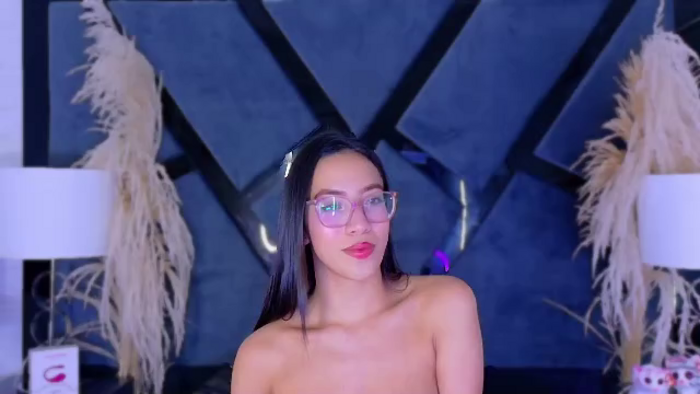 kylie-whitee